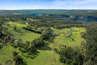 Click to view all images 23 Yuille Avenue Bundanoon NSW 2578 - Image 1