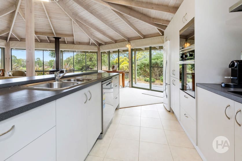 39 Alexandra Avenue Somers VIC 3927 - Image 2