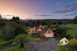Click to view all images 172 Boundary Road Narre Warren East VIC 3804 - Image 3