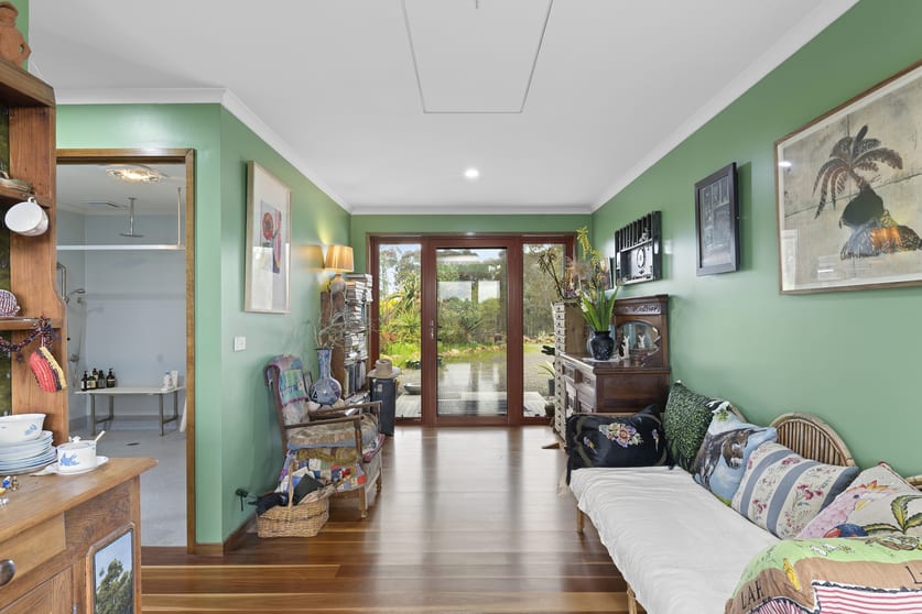 Click to view all images 44 Heathcote-East Baynton Road Heathcote VIC 3523 - Image 2