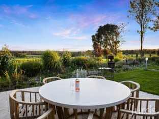 Click to view all images Lovedale NSW 2325 - Image 3
