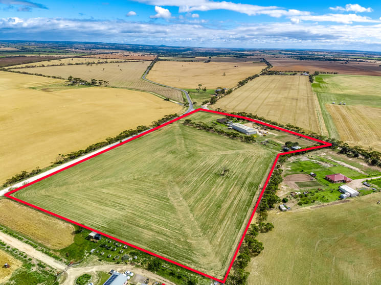 Click to view all images 685 Nurragi Road Strathalbyn SA 5255 - Image 2