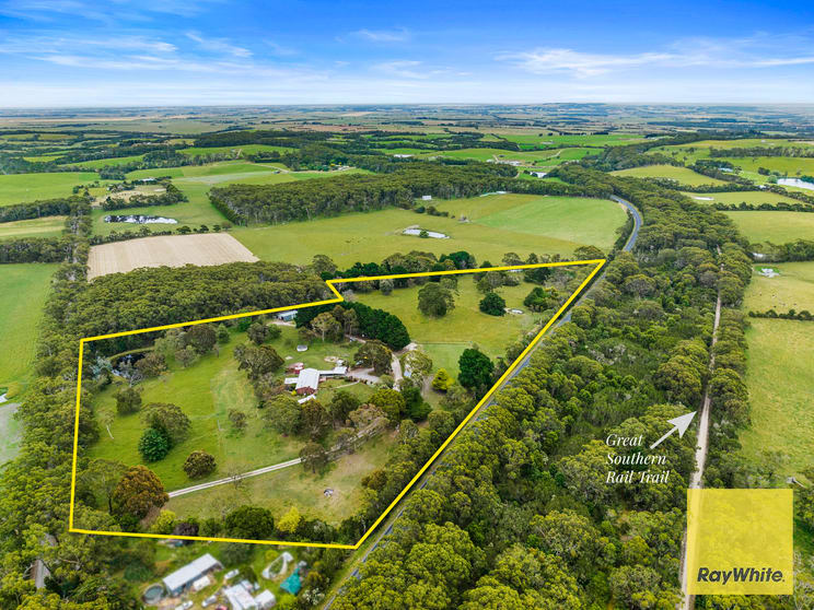 Click to view all images 10 Cooks Rd Fish Creek VIC 3959 - Image 1