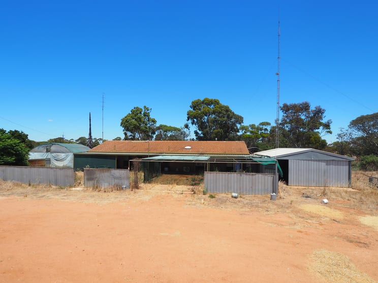 Click to view all images 1061 Sandalwood Road Sandalwood SA 5309 - Image 2