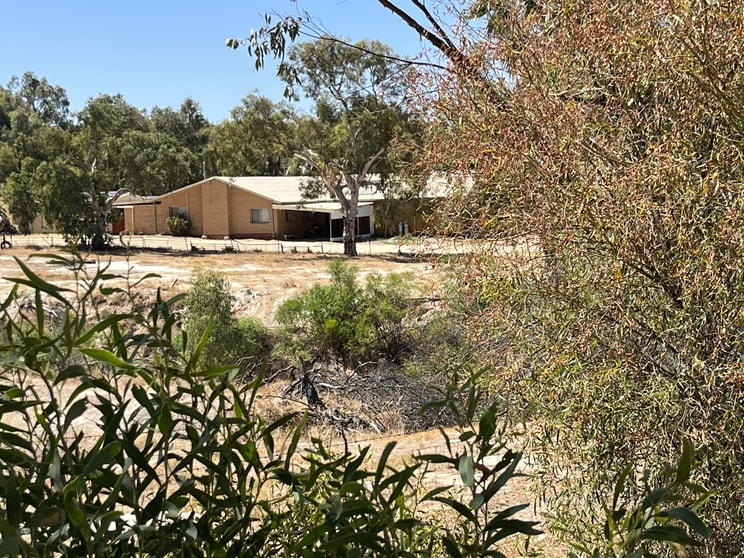 Click to view all images 231 Kojarena South Road Kojarena WA 6532 - Image 3