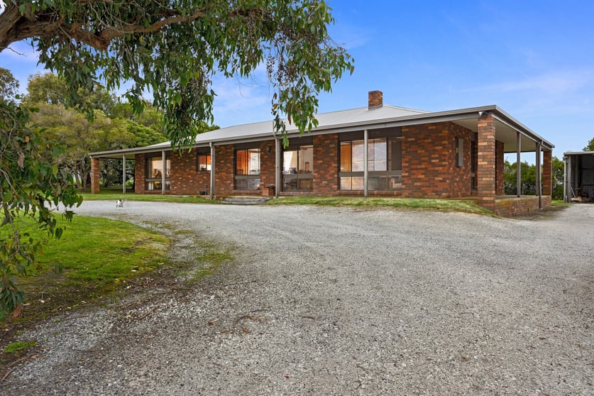 Click to view all images 1203 Inverloch-Venus Bay Road Tarwin Lower VIC 3956 - Image 2