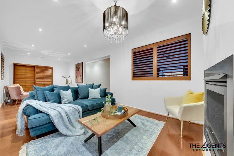 Click to view all images Professional business for sale in Port Melbourne - Image 3