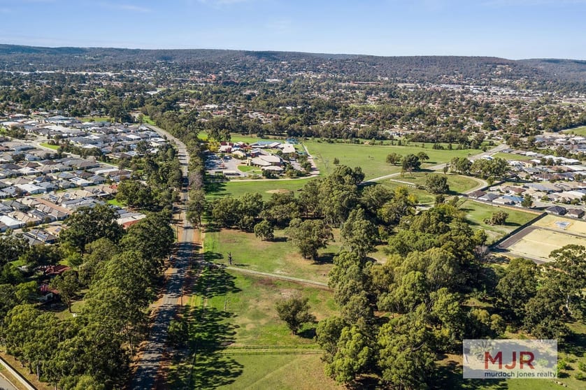 Click to view all images 305 Forrest Road Hilbert WA 6112 - Image 1