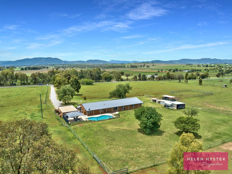 Click to view all images 146 Whitehouse Lane Tamworth NSW 2340 - Image 1