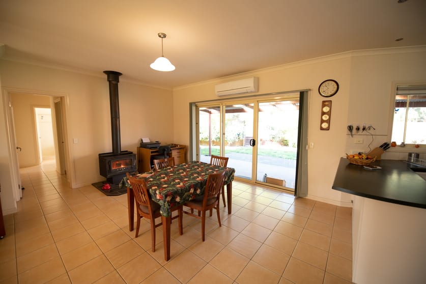 Click to view all images 104 Lin Dixon Road Ullswater VIC 3318 - Image 3
