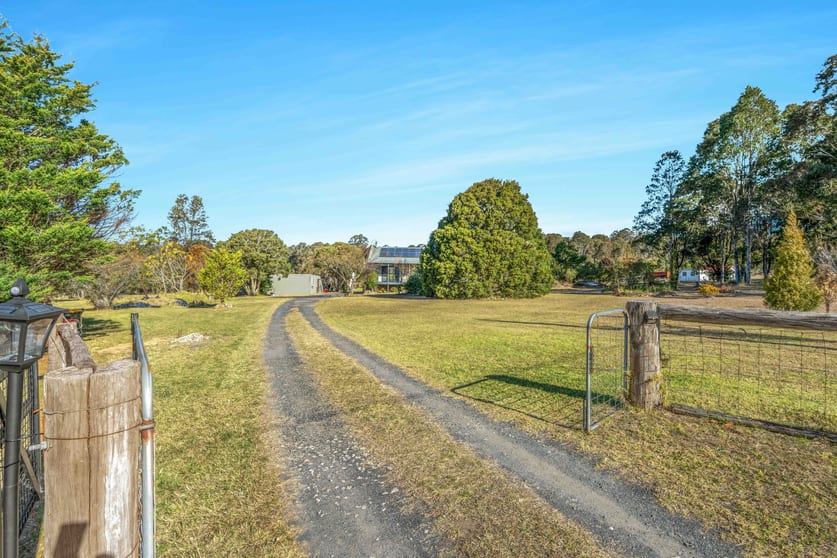 Click to view all images 302 Albatross Road Nowra Hill NSW 2540 - Image 3