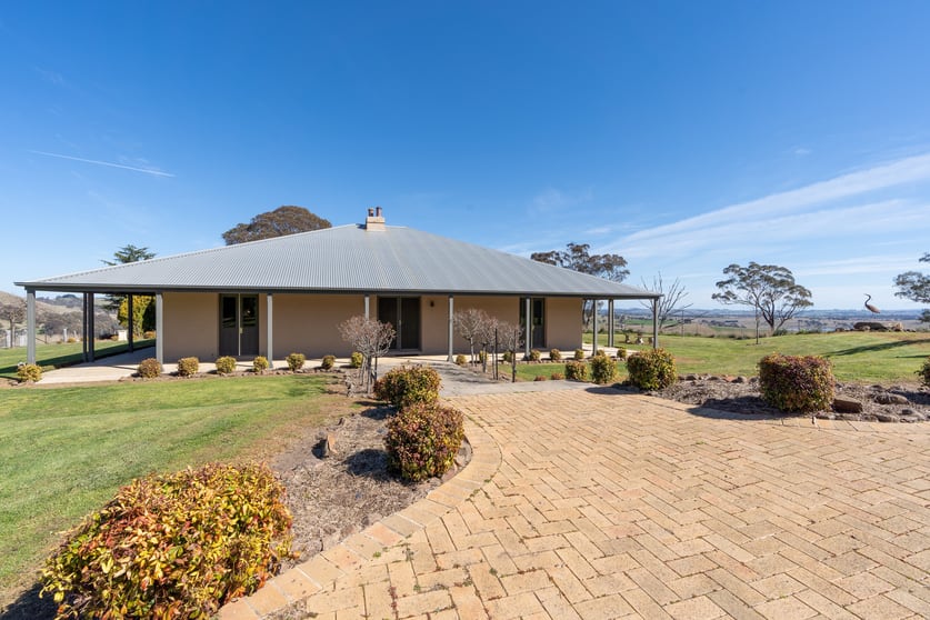 Click to view all images 2863 Hobbys Yards Road Blayney NSW 2799 - Image 3