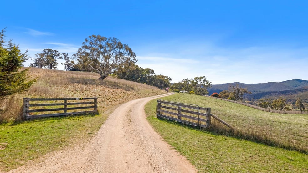 Click to view all images 52 Lawrences Road Wisemans Creek NSW 2795 - Image 2