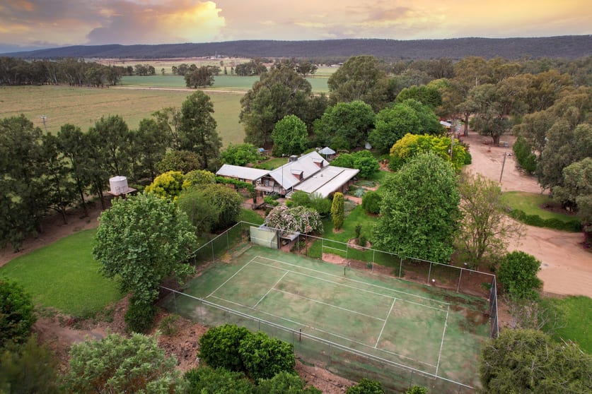 Click to view all images 'Pinjarra' 2380 Bedgerabong Road Forbes NSW 2871 - Image 1