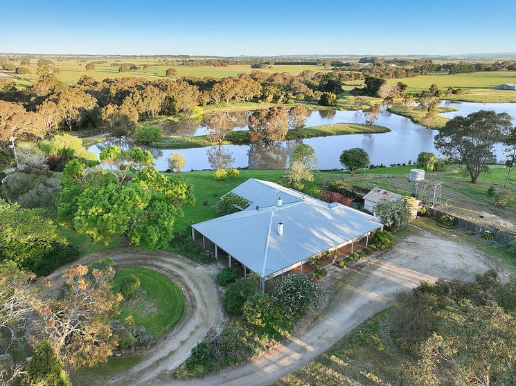 Click to view all images 135 Winchelsea-Deans Marsh Road Winchelsea VIC 3241 - Image 3