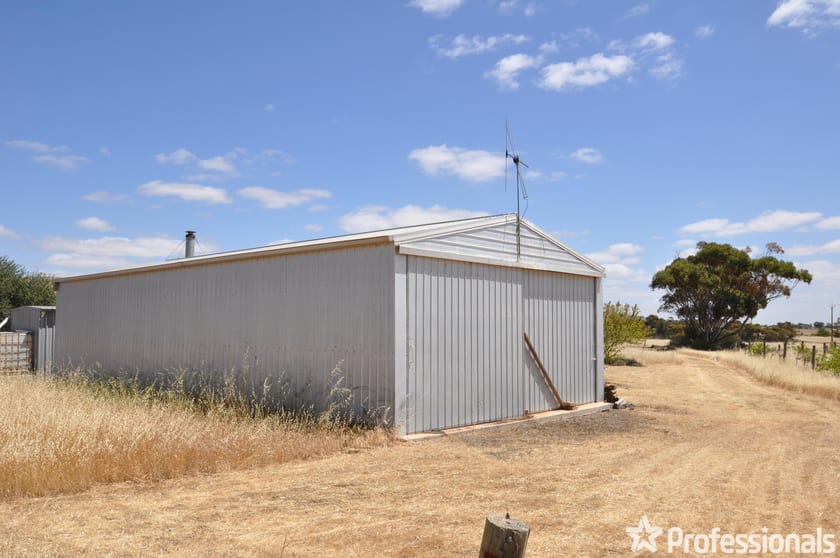 Click to view all images Section 426 Worlds End Highway Eudunda SA 5374 - Image 3
