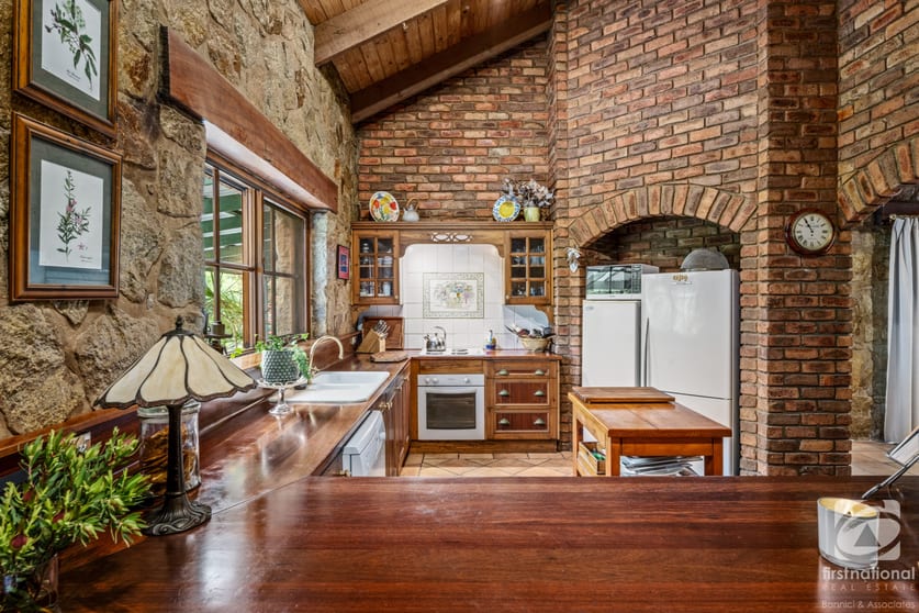 Click to view all images 228 Watchbox Road Indigo Valley VIC 3688 - Image 2