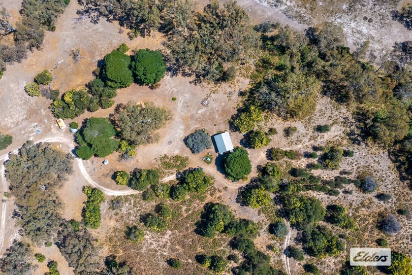 Click to view all images 239 Scarsis Road Mount Dryden VIC 3381 - Image 2