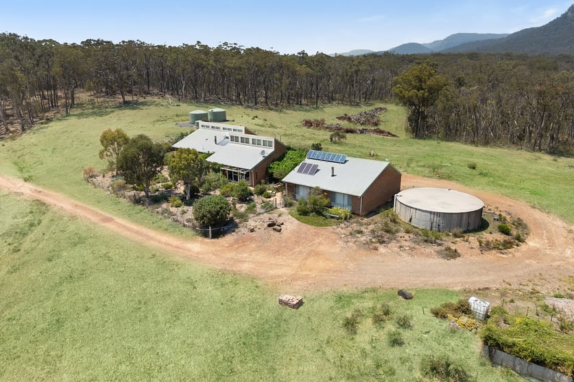 Click to view all images 638 Bylong Valley Way Ilford NSW 2850 - Image 1