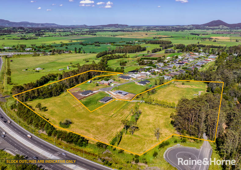 Click to view all images 63 Emerald Drive Meroo Meadow NSW 2540 - Image 2