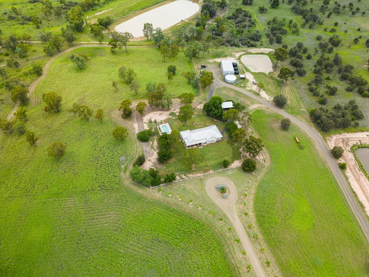 Click to view all images 222 Glengallan Road Emerald QLD 4720 - Image 3