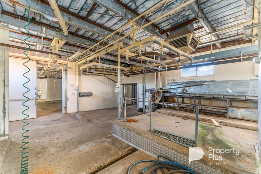 Click to view all images 194 Dunolly-Inglewood Road Inglewood VIC 3517 - Image 2