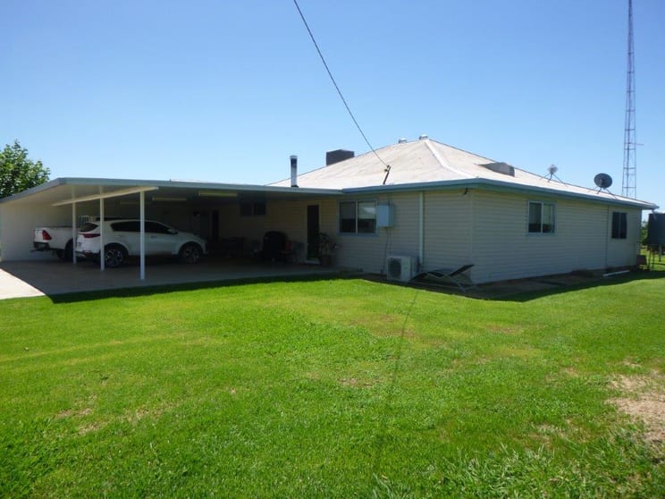 Click to view all images 622 Old Willbriggie Road Hanwood NSW 2680 - Image 2