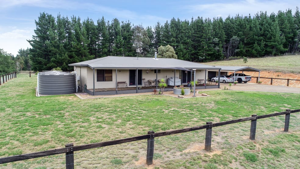 Click to view all images 433 Long Point Road Orange NSW 2800 - Image 2