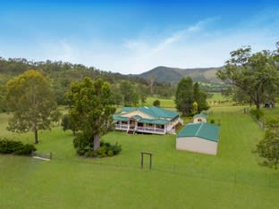 Click to view all images 2239 Esk Crows Nest Road Eskdale QLD 4312 - Image 2