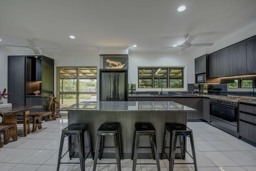 Click to view all images 140 Collins Road Katherine NT 0850 - Image 3