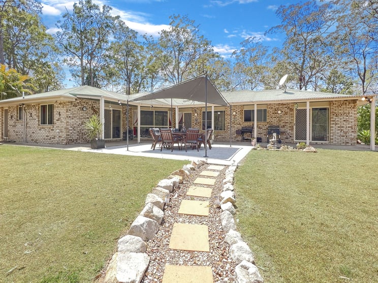 Click to view all images 105 Windsor Drive Mount Hallen QLD 4312 - Image 2