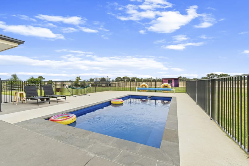 Click to view all images 330 Llowalong Road Stratford VIC 3862 - Image 3
