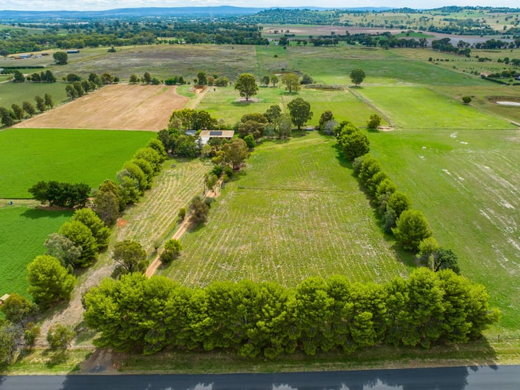 Click to view all images 265 Porters Mount Road Cowra NSW 2794 - Image 2