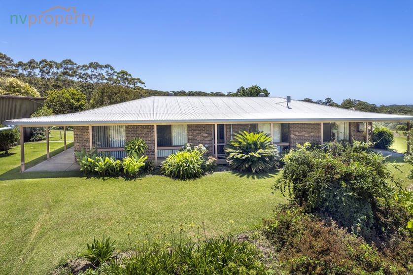 Click to view all images 8 Arcadia Lane Stuarts Point NSW 2441 - Image 2