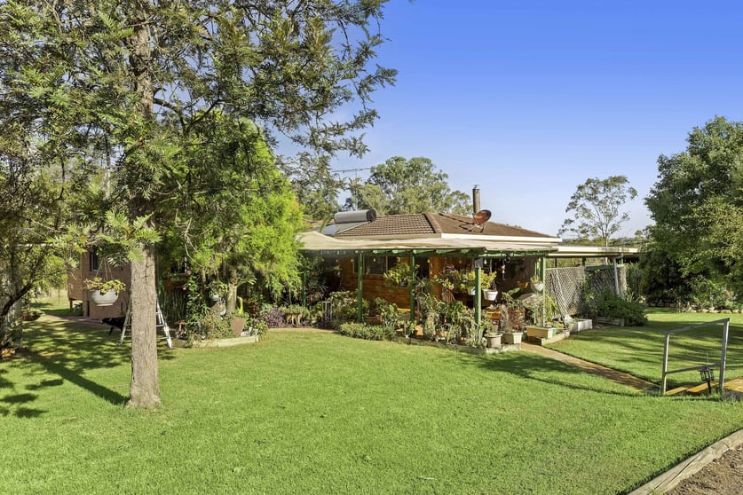 30 Wallaces Road Withcott QLD 4352 - Image 2