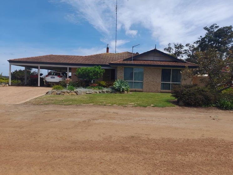 Click to view all images 228 Peppermint Grove Road Middlesex WA 6258 - Image 2