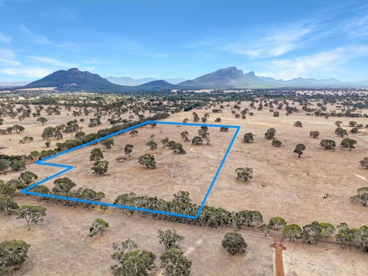 Click to view all images 62 Bellicourt Road Dunkeld VIC 3294 - Image 2