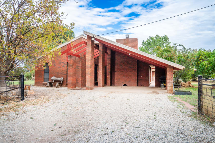 Click to view all images 9517 Riverina Highway Corowa NSW 2646 - Image 3
