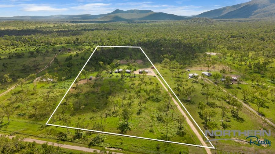 Click to view all images 69 Mountview Drive Toonpan QLD 4816 - Image 2