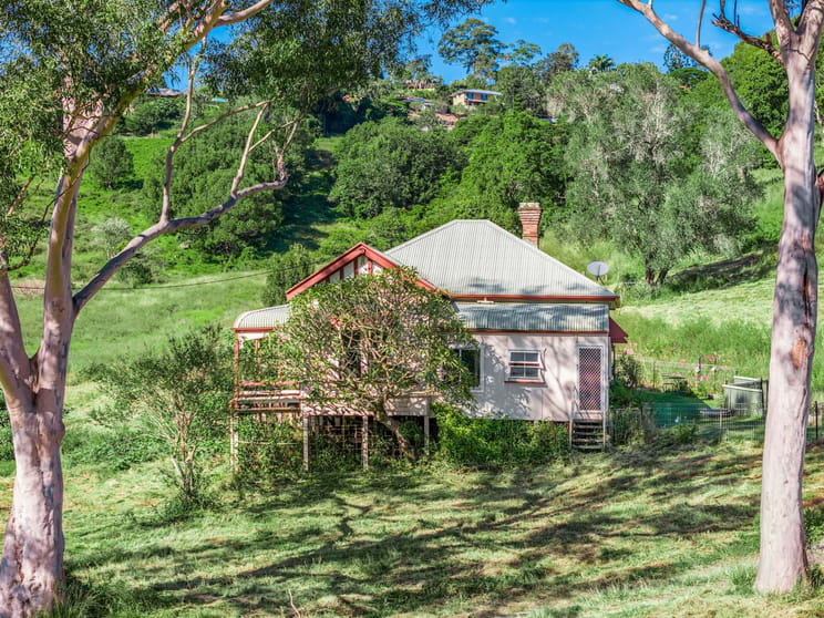 Click to view all images 227 Valley View Drive Lismore Heights NSW 2480 - Image 3