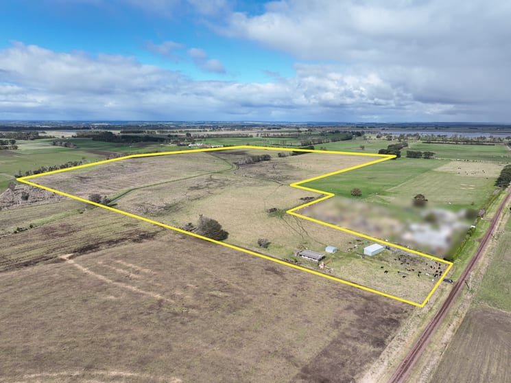 Click to view all images 150 Nelsons Road Elingamite North VIC 3266 - Image 3