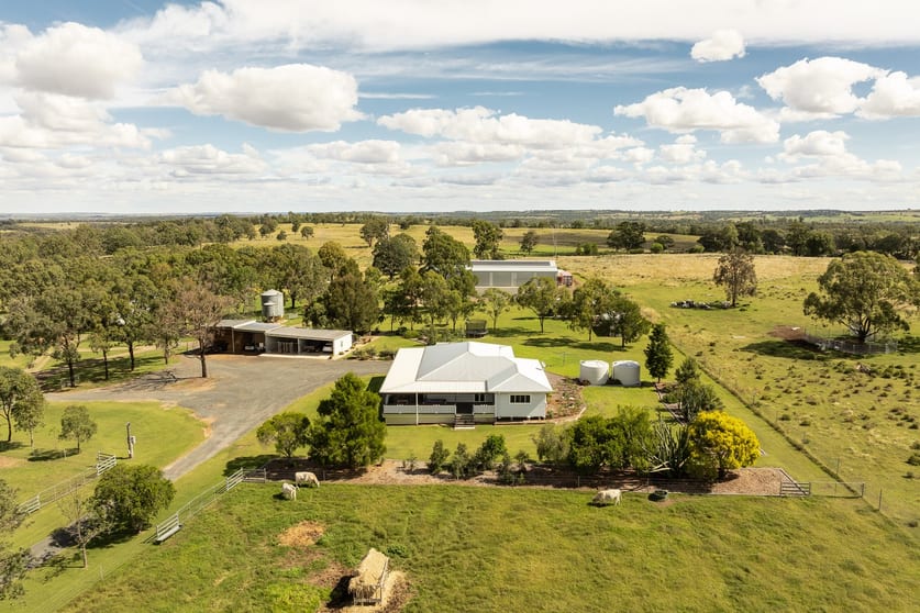 Click to view all images 524 Quinalow Peranga Road Peranga QLD 4352 - Image 1