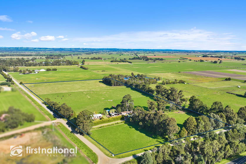 Click to view all images 350 Bunyip-Modella Road Iona VIC 3815 - Image 1