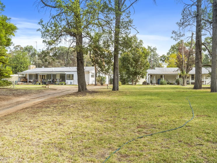 Click to view all images 132 Mccallums Road Finley NSW 2713 - Image 1