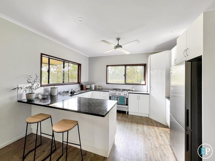 Click to view all images 281 Wild River Road Millstream QLD 4888 - Image 3