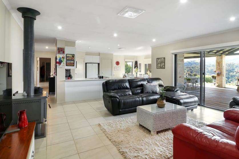 Click to view all images 190 Melba Road Barwite VIC 3722 - Image 3