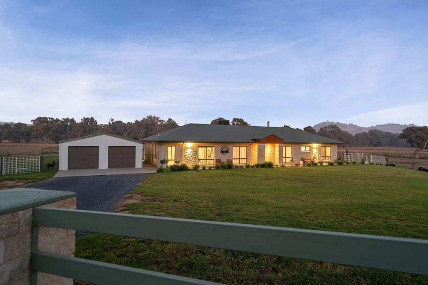 Click to view all images 20 Gullifer Lane Bonegilla VIC 3691 - Image 2