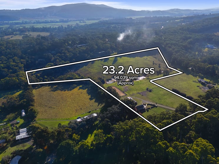 Click to view all images 20 Lonsdale Park Lane Launching Place VIC 3139 - Image 3