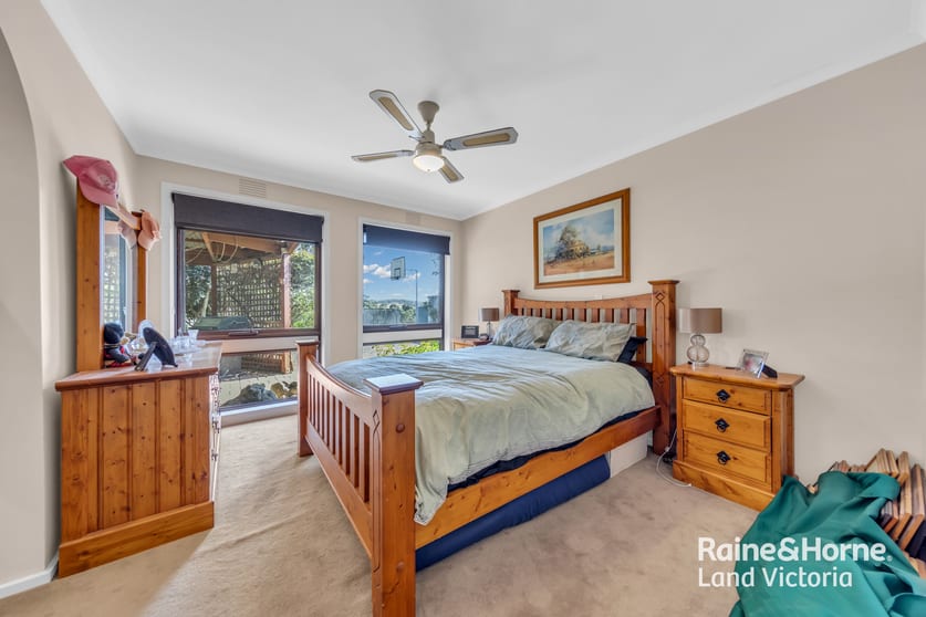 Click to view all images 575 Dry Creek Road Kilmore VIC 3764 - Image 3