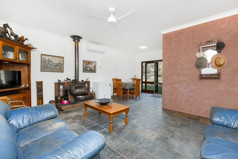 Click to view all images 32 Lindsay Road North Rothbury NSW 2335 - Image 3